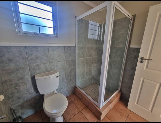 5 BEDROOM HOUSE FOR SALE IN RASLOUW